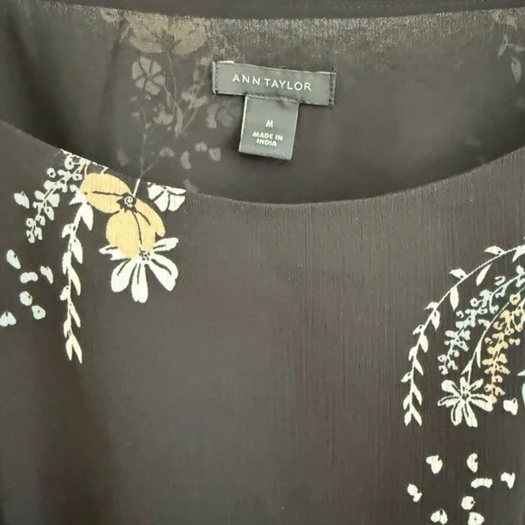 Ann Taylor Black Floral Long Sleeve Size Medium EUC - Picture 4 of 4